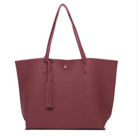Stunning Leather Carry-All Bag: Elevate your style with our Practical Shoulder Bags